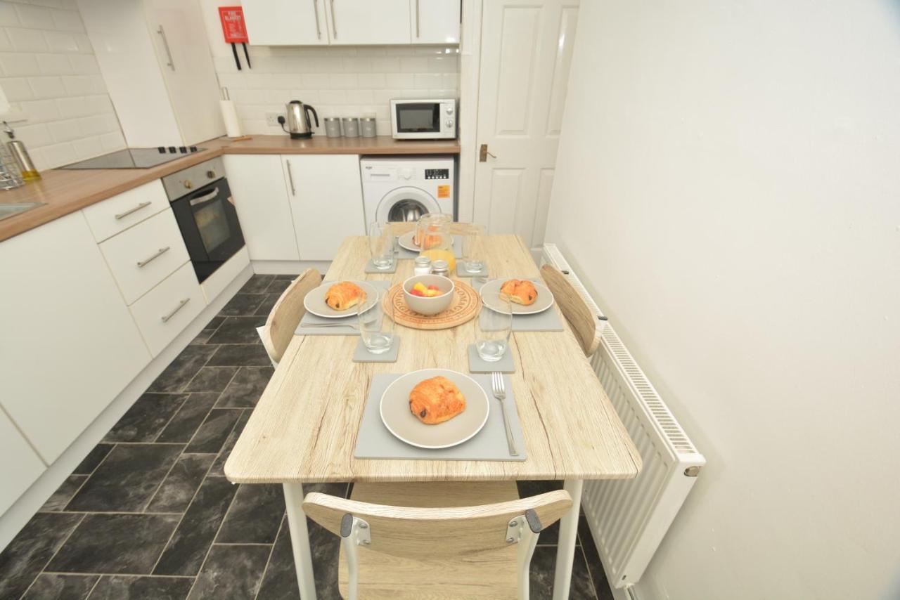 Spacious And Homely 2 Bedroom Flat - Suitelivin Gateshead Exterior foto